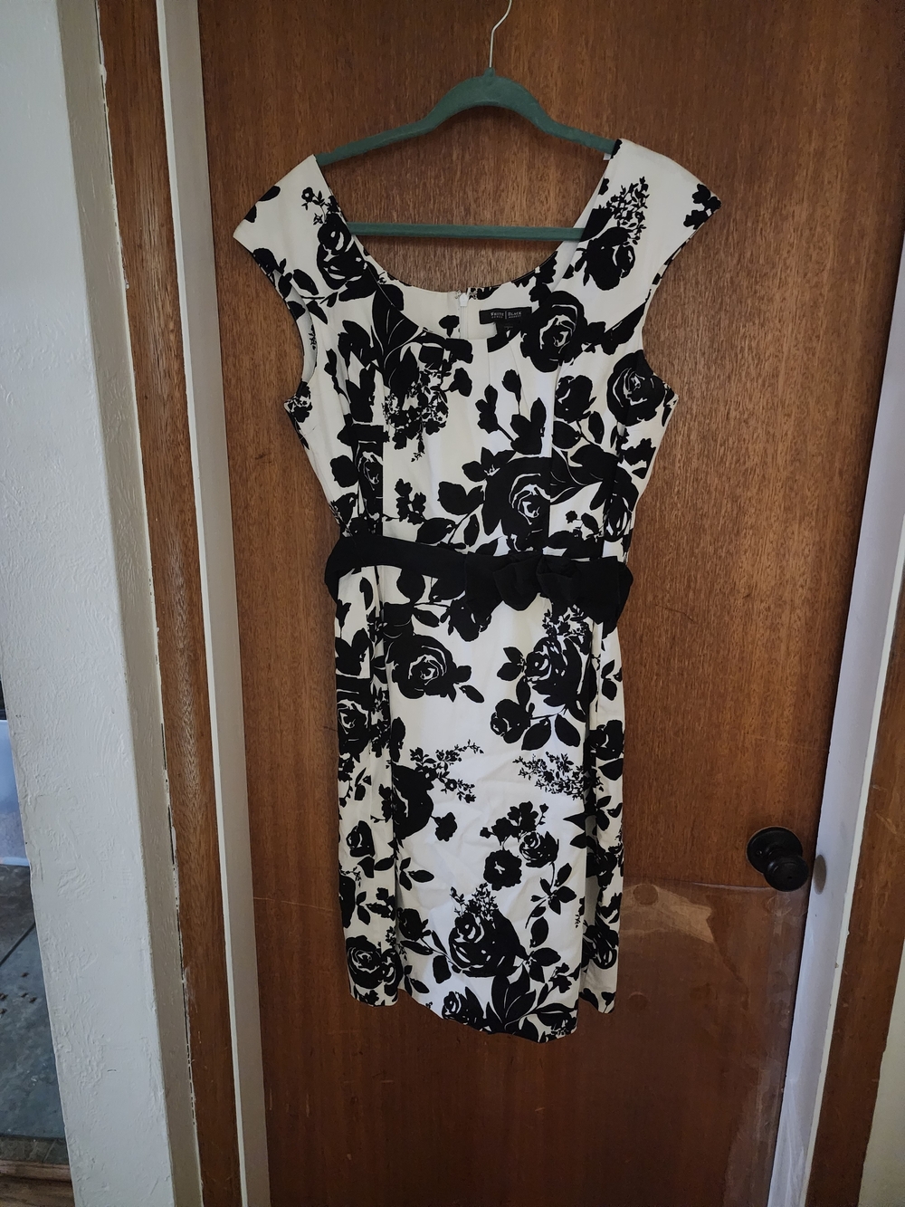 Black House White Market Sleevless Dress